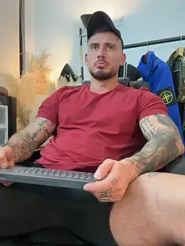Stripchat Free Live Porn of DimitriSullivan_