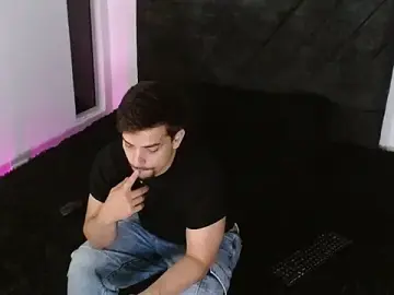 Stripchat Best live sex cam show of Ian_Daviz