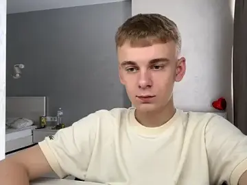 Stripchat Sex Cam of SoloFury