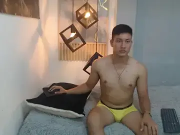 Stripchat Adult Webcam of DominantBoy4