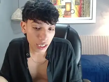 Stripchat Live Sex Cam of Jake_Falcon