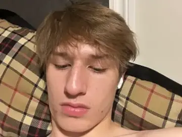 Stripchat Free Porn Cam of yourwhiteboy1