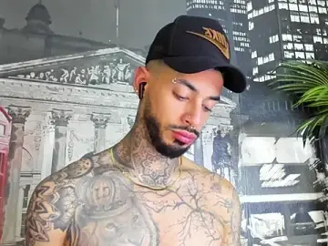 Stripchat Adult Webcam of VinzenzRizzo
