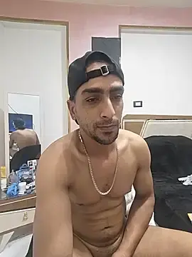 Stripchat Nude Webcam of highguy
