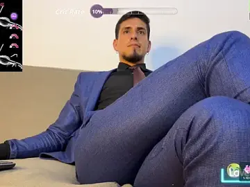 Stripchat Free Live Porn of Tom_blunt96