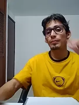 Stripchat Adult Webcam of SrIncognito666
