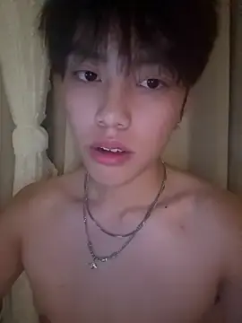 Stripchat Sex Cam of Ethan_64724