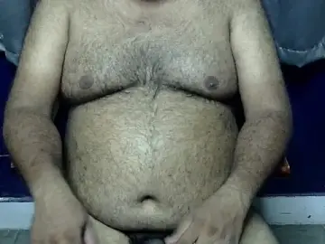 Stripchat Sex Cam of hairysubcub_70