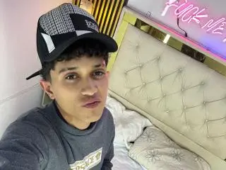 Xlovecam Live Sex Cam of JaySecret