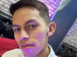 Xlovecam Free Live Porn of AnderCooper