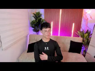 Xlovecam Nude Webcam of PatrickHolland