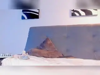 Xlovecam Free Live Porn of DrakeWit