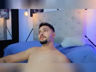 Xlovecam Live Porn of AryanBrown