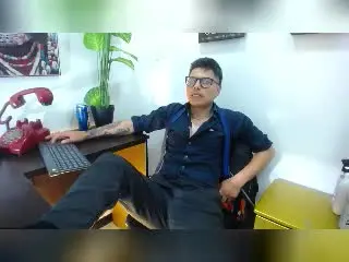 Xlovecam Free Porn Cam of AquilesTaylor