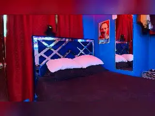 Xlovecam Watch Live Sex Cams of LukeHowlandy