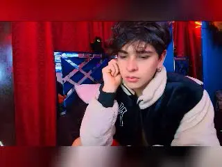 Xlovecam Watch Live Sex Cams of LukeHowlandy