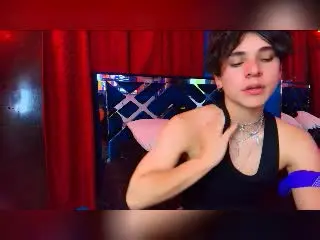 Xlovecam Free Porn Cam of LukeHowlandy