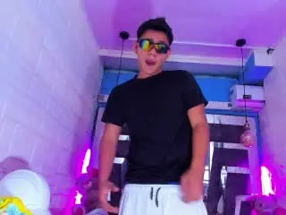 Xlovecam Live Porn of RichiiHott