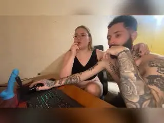 Xlovecam Sex Cam of MikeAndAnna