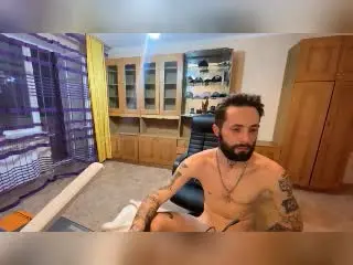 Xlovecam Free Porn Cam of MikeAndAnna
