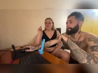 Xlovecam Nude Webcam of MikeAndAnna