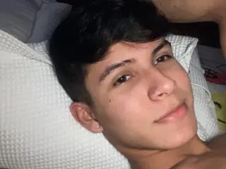 Xlovecam Watch Live Sex Cams of Angelitocute