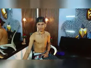 Xlovecam Nude Webcam of SkinnyCuteAlyer