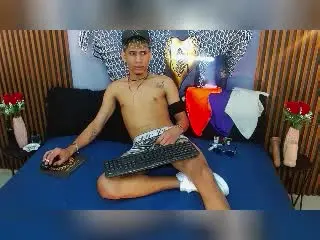 Xlovecam Live Sex Cam of SkinnyCuteAlyer