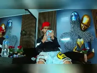 Xlovecam Free Live Porn of SkinnyCuteAlyer