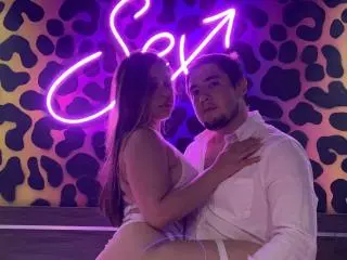 Xlovecam Live Sex Cam of TinaYEdward