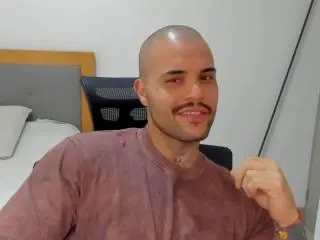 Xlovecam Sex Cam of MedellynDark