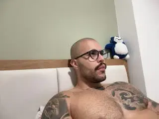 Xlovecam Live Porn of MedellynDark