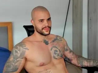 Xlovecam Free Porn Cam of MedellynDark