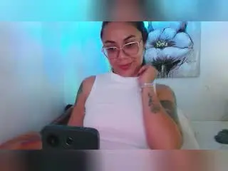 Xlovecam Live Sex Cam of MikeAndLunaa