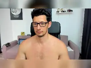 Xlovecam Watch Live Sex Cams of BrutusK
