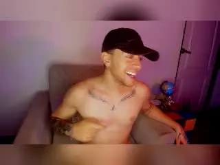 Xlovecam Live Porn of JamesColtt